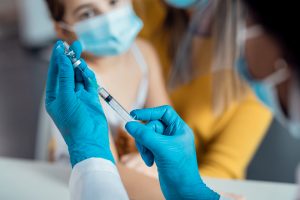 Vacuna para niño con síntomas de gripe